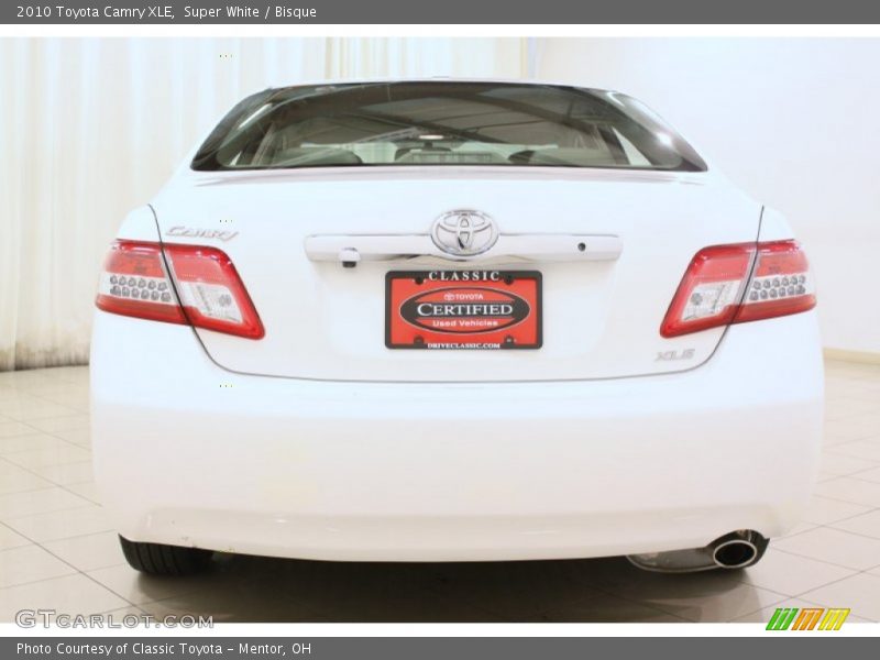 Super White / Bisque 2010 Toyota Camry XLE