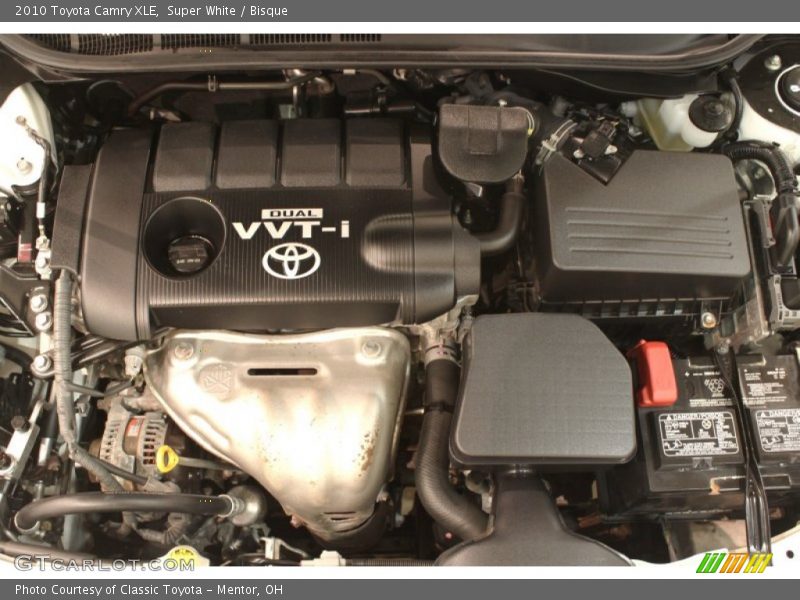 Super White / Bisque 2010 Toyota Camry XLE