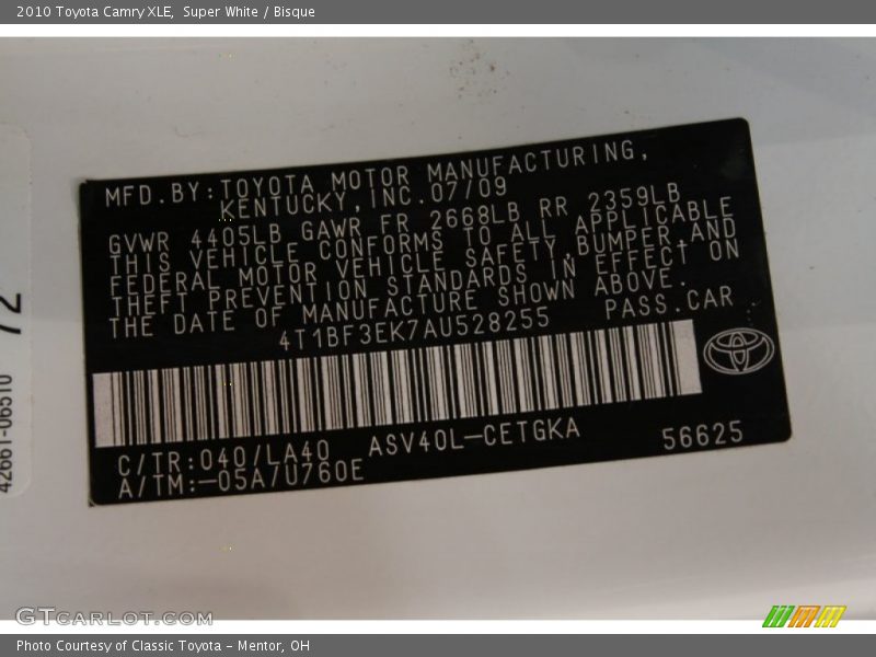 Super White / Bisque 2010 Toyota Camry XLE
