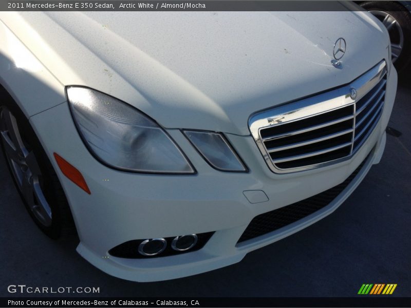 Arctic White / Almond/Mocha 2011 Mercedes-Benz E 350 Sedan