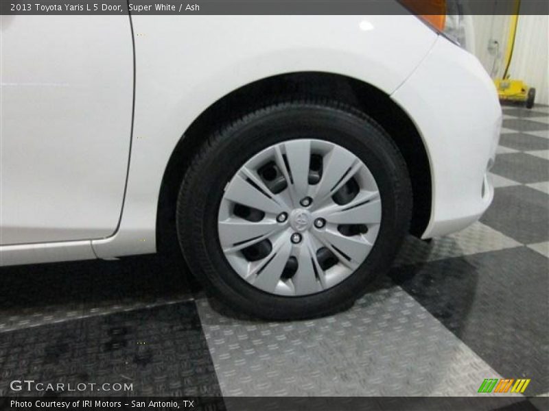 Super White / Ash 2013 Toyota Yaris L 5 Door