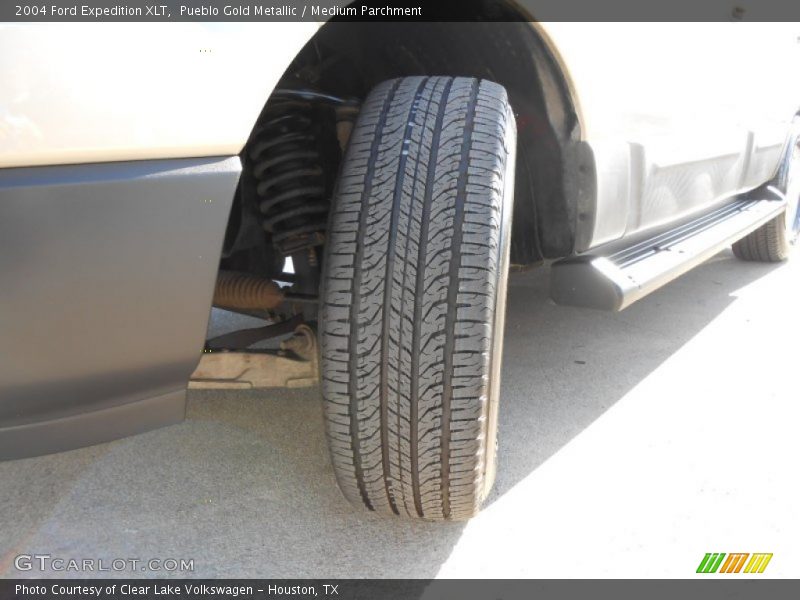 Pueblo Gold Metallic / Medium Parchment 2004 Ford Expedition XLT
