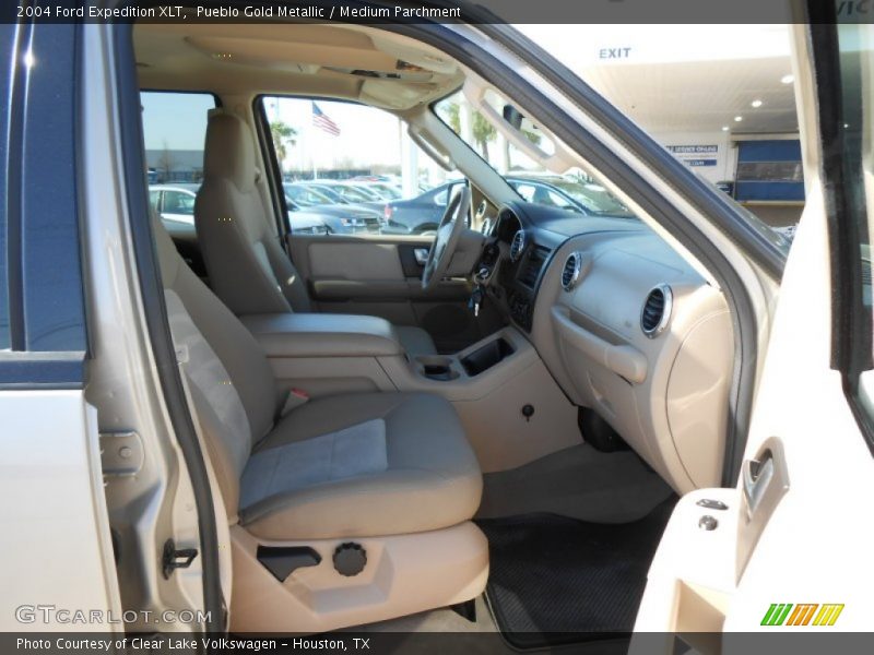 Pueblo Gold Metallic / Medium Parchment 2004 Ford Expedition XLT