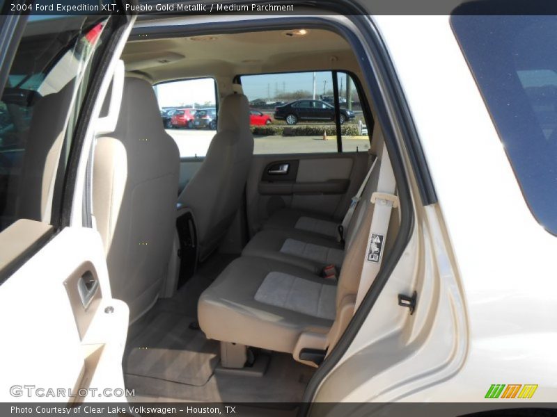 Pueblo Gold Metallic / Medium Parchment 2004 Ford Expedition XLT