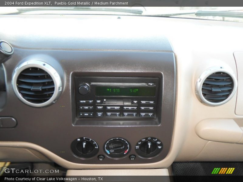 Pueblo Gold Metallic / Medium Parchment 2004 Ford Expedition XLT