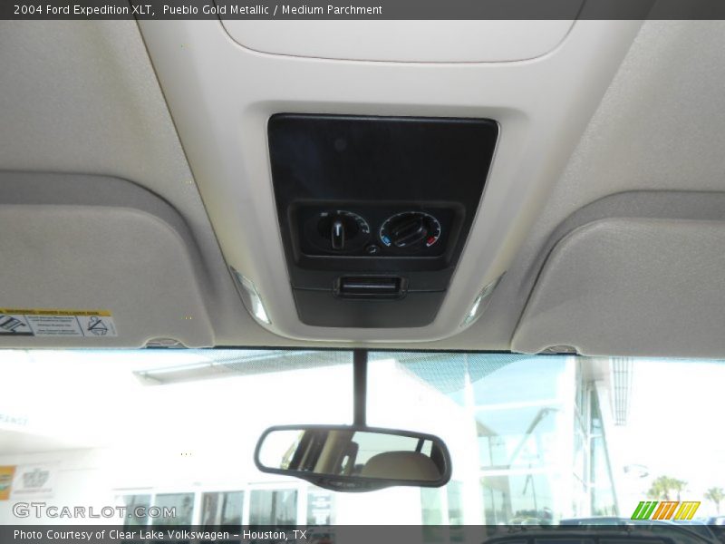 Pueblo Gold Metallic / Medium Parchment 2004 Ford Expedition XLT