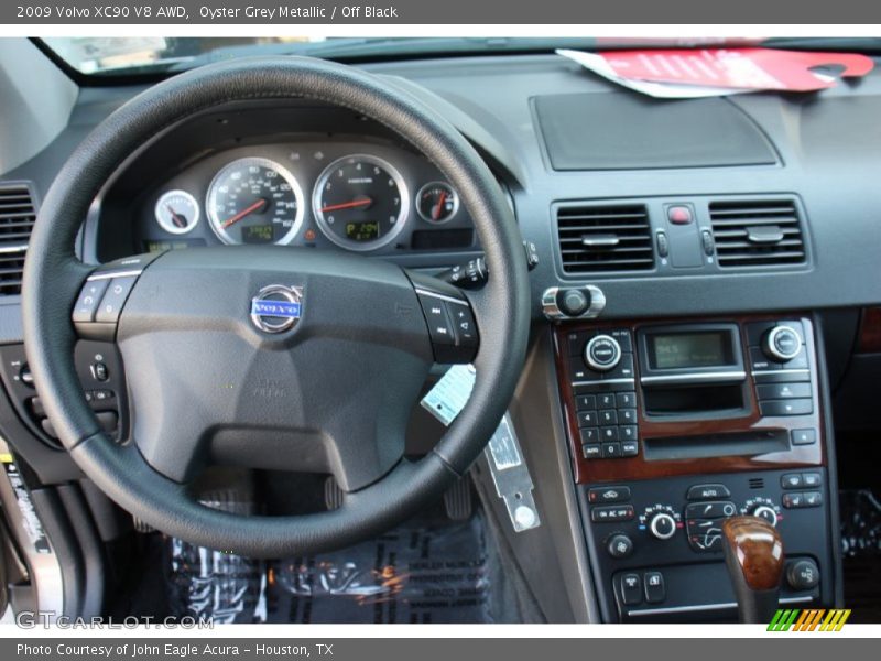 Dashboard of 2009 XC90 V8 AWD