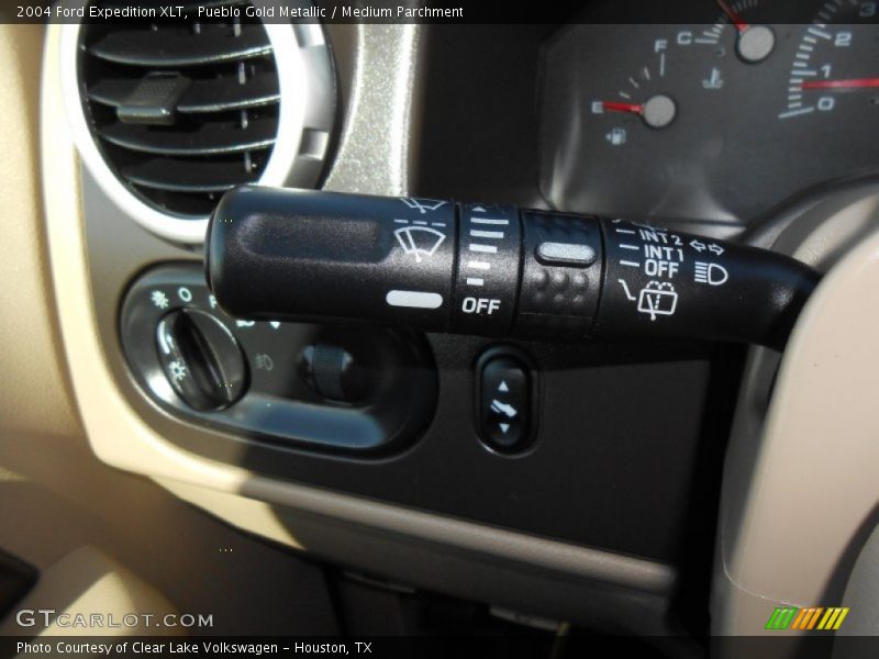 Pueblo Gold Metallic / Medium Parchment 2004 Ford Expedition XLT