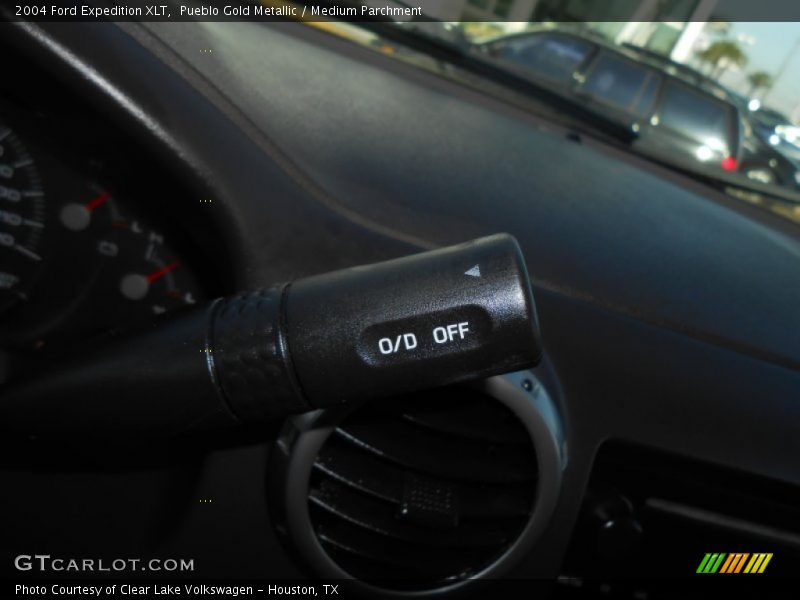 Pueblo Gold Metallic / Medium Parchment 2004 Ford Expedition XLT