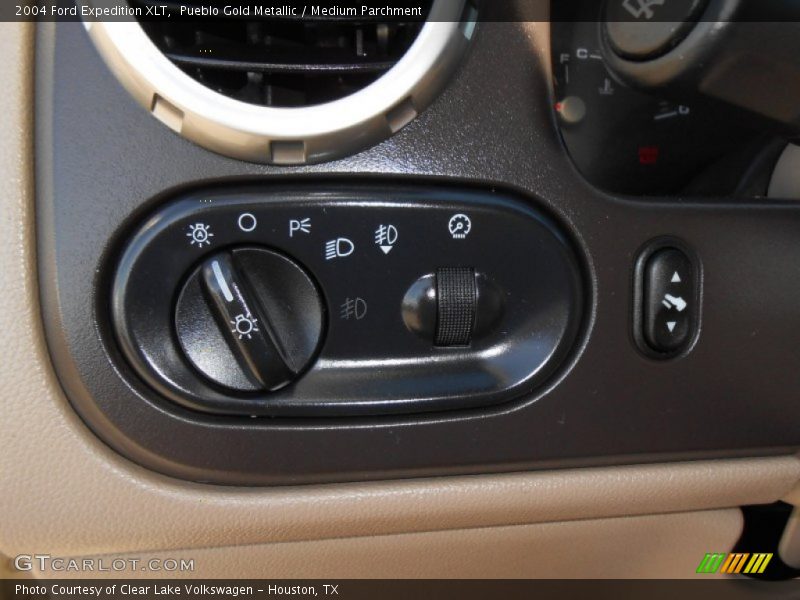 Pueblo Gold Metallic / Medium Parchment 2004 Ford Expedition XLT