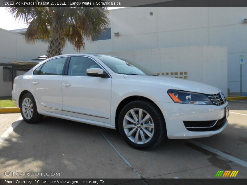 Candy White / Cornsilk Beige 2013 Volkswagen Passat 2.5L SEL