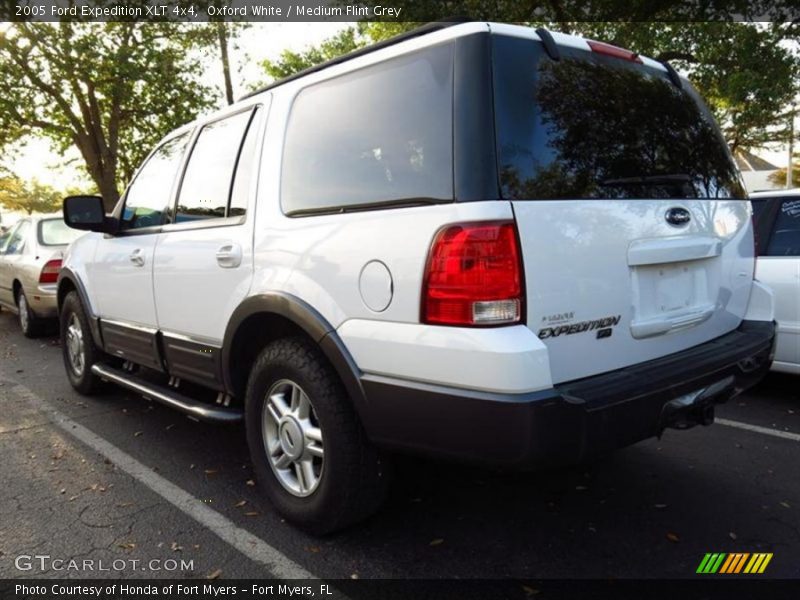 Oxford White / Medium Flint Grey 2005 Ford Expedition XLT 4x4