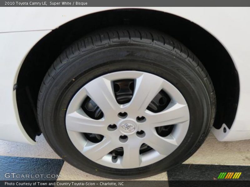Super White / Bisque 2010 Toyota Camry LE