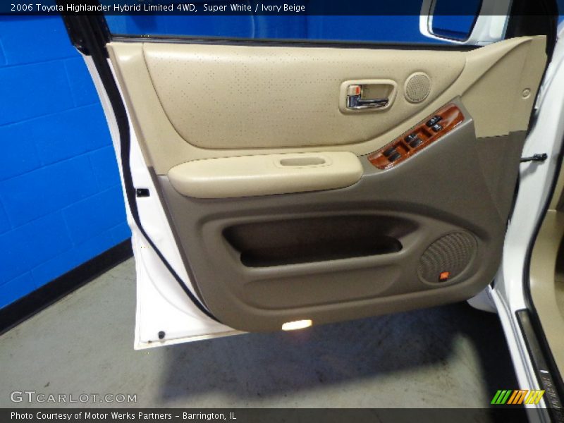 Super White / Ivory Beige 2006 Toyota Highlander Hybrid Limited 4WD