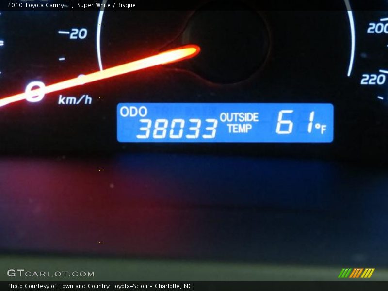 Super White / Bisque 2010 Toyota Camry LE