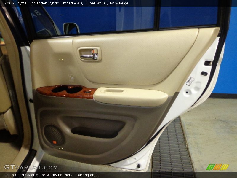 Super White / Ivory Beige 2006 Toyota Highlander Hybrid Limited 4WD