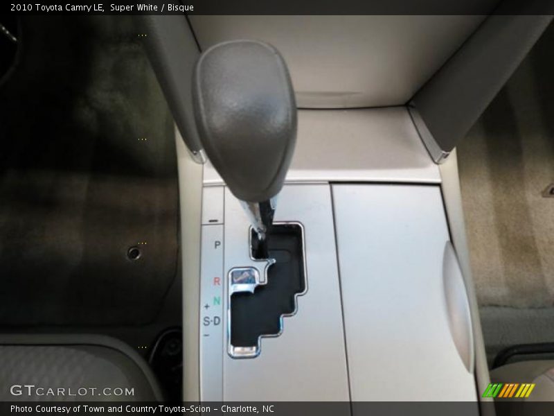 Super White / Bisque 2010 Toyota Camry LE