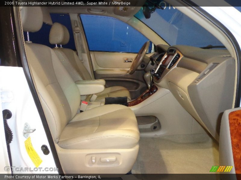 Super White / Ivory Beige 2006 Toyota Highlander Hybrid Limited 4WD