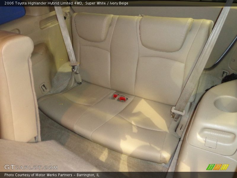 Super White / Ivory Beige 2006 Toyota Highlander Hybrid Limited 4WD