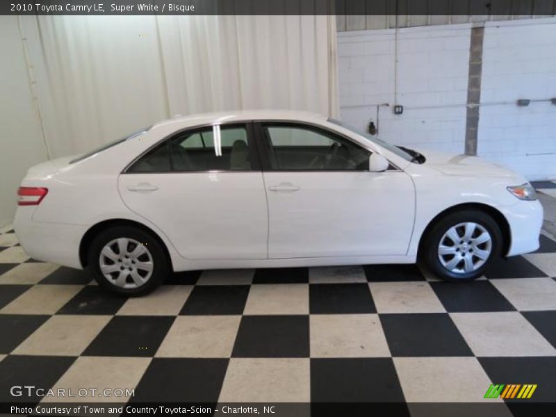 Super White / Bisque 2010 Toyota Camry LE