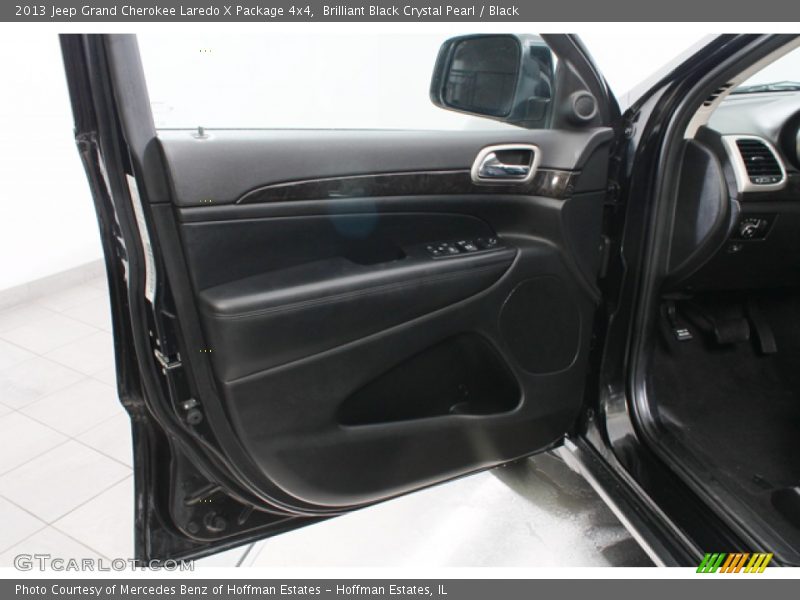 Brilliant Black Crystal Pearl / Black 2013 Jeep Grand Cherokee Laredo X Package 4x4