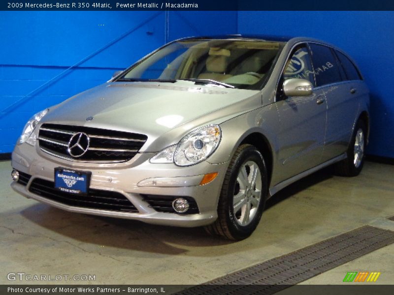 Pewter Metallic / Macadamia 2009 Mercedes-Benz R 350 4Matic