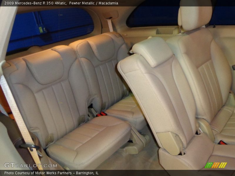 Pewter Metallic / Macadamia 2009 Mercedes-Benz R 350 4Matic