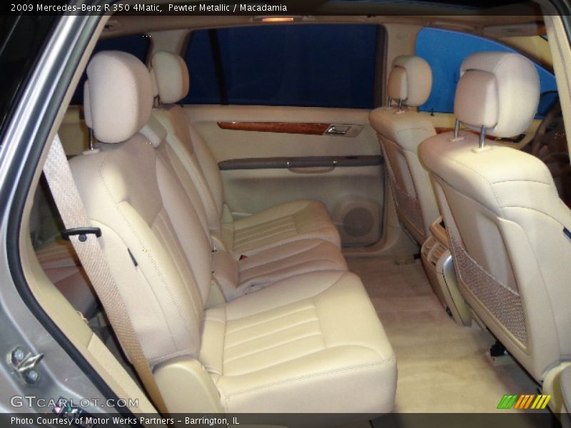 Pewter Metallic / Macadamia 2009 Mercedes-Benz R 350 4Matic