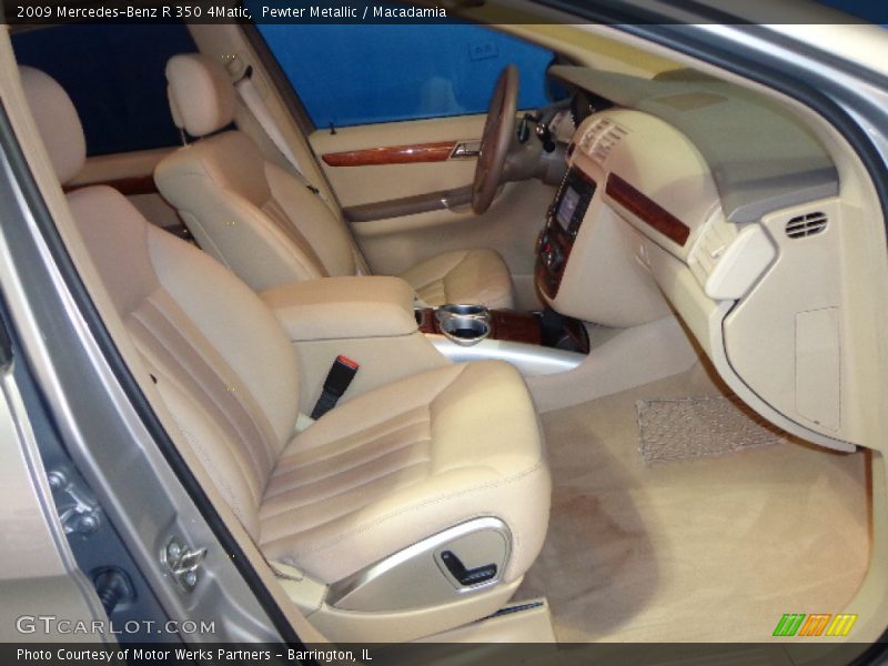 Pewter Metallic / Macadamia 2009 Mercedes-Benz R 350 4Matic