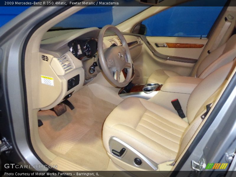 Pewter Metallic / Macadamia 2009 Mercedes-Benz R 350 4Matic
