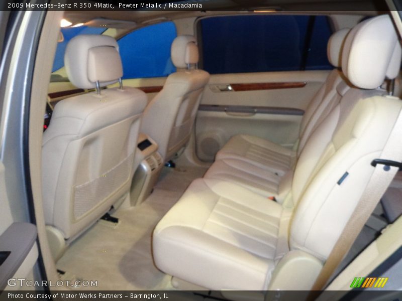Pewter Metallic / Macadamia 2009 Mercedes-Benz R 350 4Matic