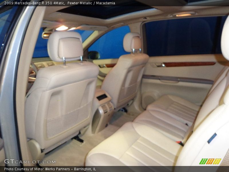 Pewter Metallic / Macadamia 2009 Mercedes-Benz R 350 4Matic
