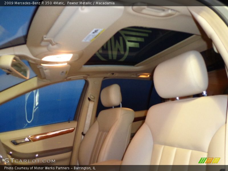 Pewter Metallic / Macadamia 2009 Mercedes-Benz R 350 4Matic