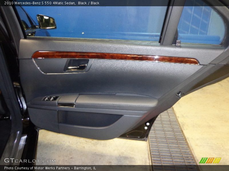 Black / Black 2010 Mercedes-Benz S 550 4Matic Sedan