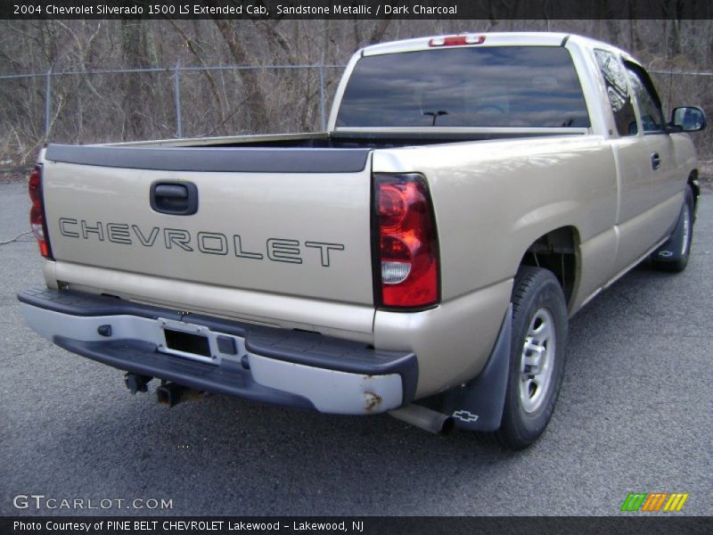 Sandstone Metallic / Dark Charcoal 2004 Chevrolet Silverado 1500 LS Extended Cab