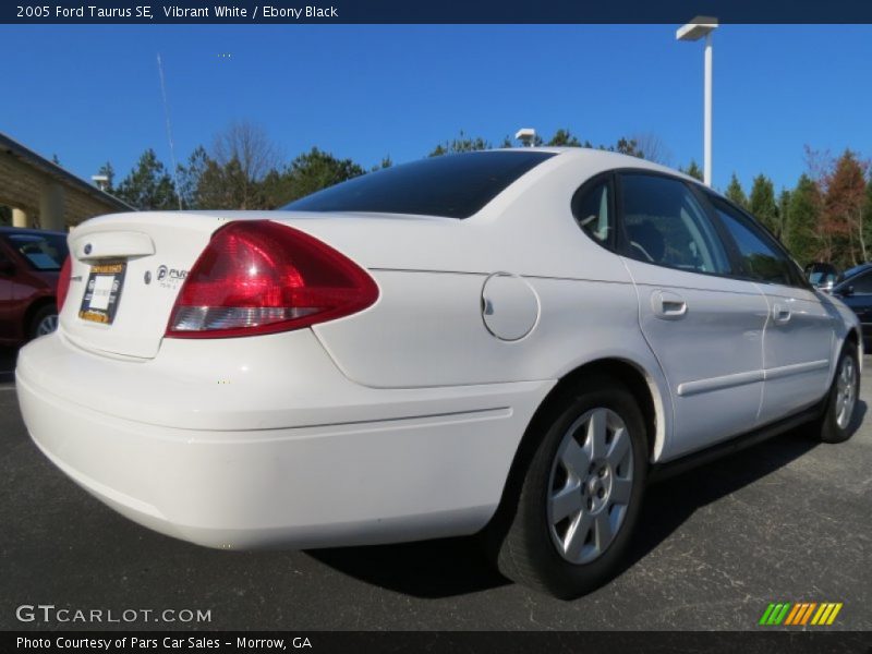 Vibrant White / Ebony Black 2005 Ford Taurus SE