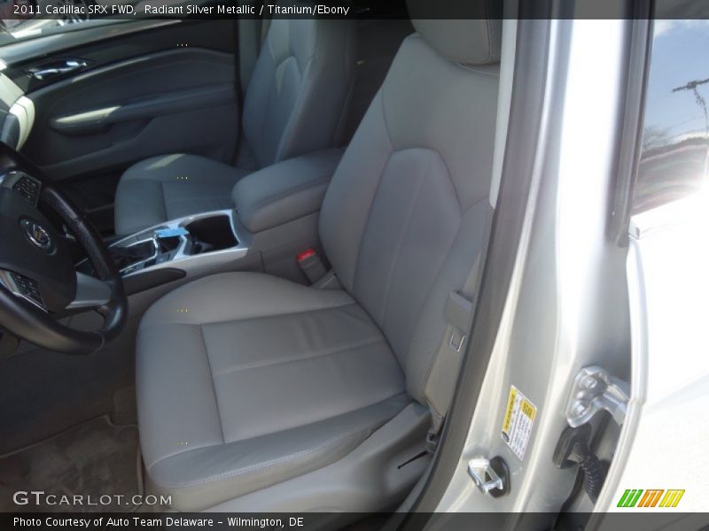 Radiant Silver Metallic / Titanium/Ebony 2011 Cadillac SRX FWD