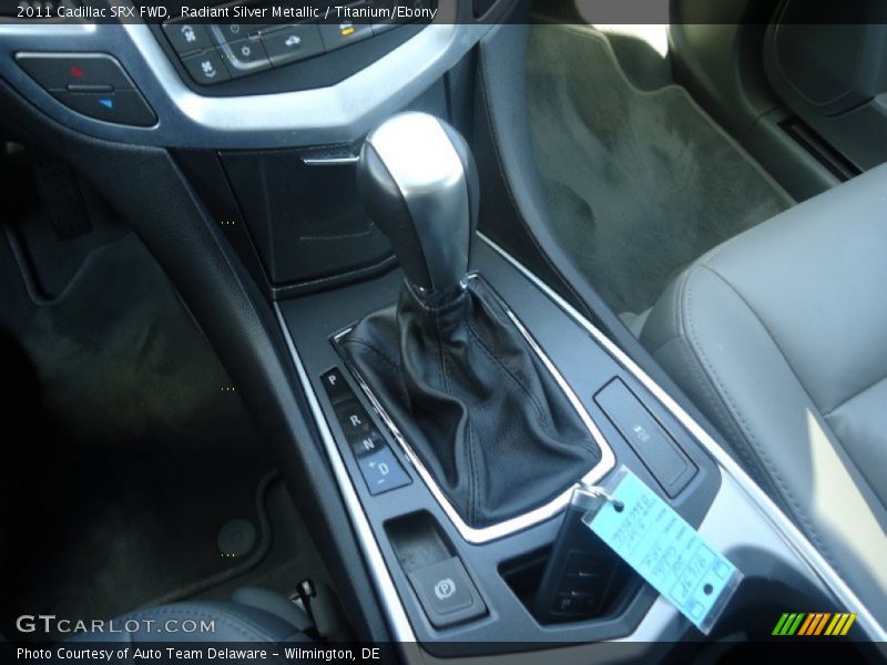 Radiant Silver Metallic / Titanium/Ebony 2011 Cadillac SRX FWD