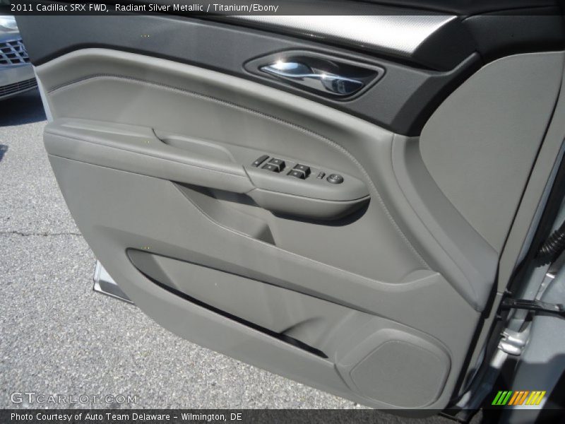 Radiant Silver Metallic / Titanium/Ebony 2011 Cadillac SRX FWD