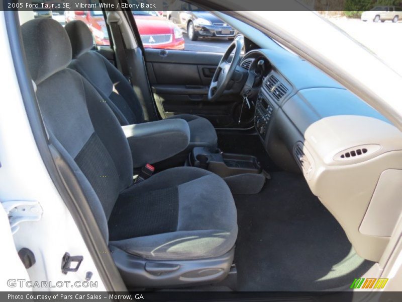 Vibrant White / Ebony Black 2005 Ford Taurus SE