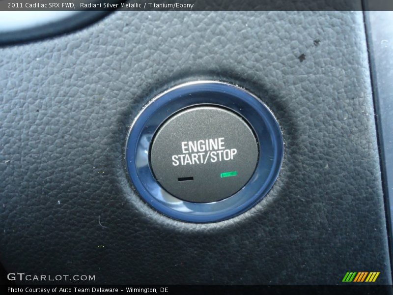 Radiant Silver Metallic / Titanium/Ebony 2011 Cadillac SRX FWD