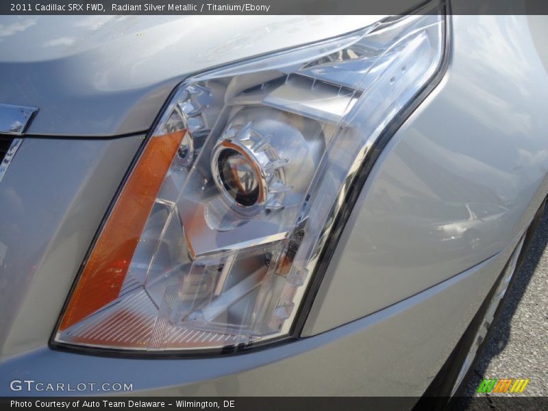 Radiant Silver Metallic / Titanium/Ebony 2011 Cadillac SRX FWD