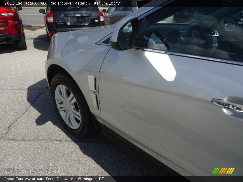 Radiant Silver Metallic / Titanium/Ebony 2011 Cadillac SRX FWD