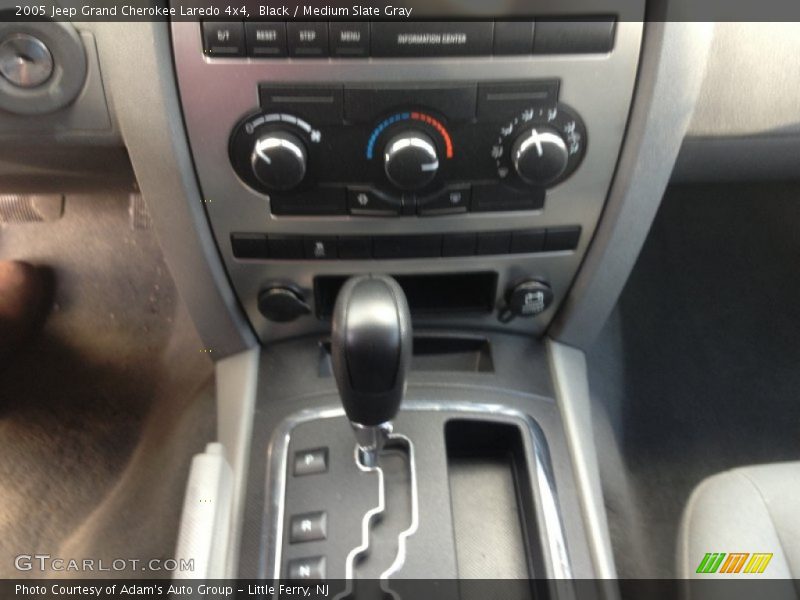 Black / Medium Slate Gray 2005 Jeep Grand Cherokee Laredo 4x4