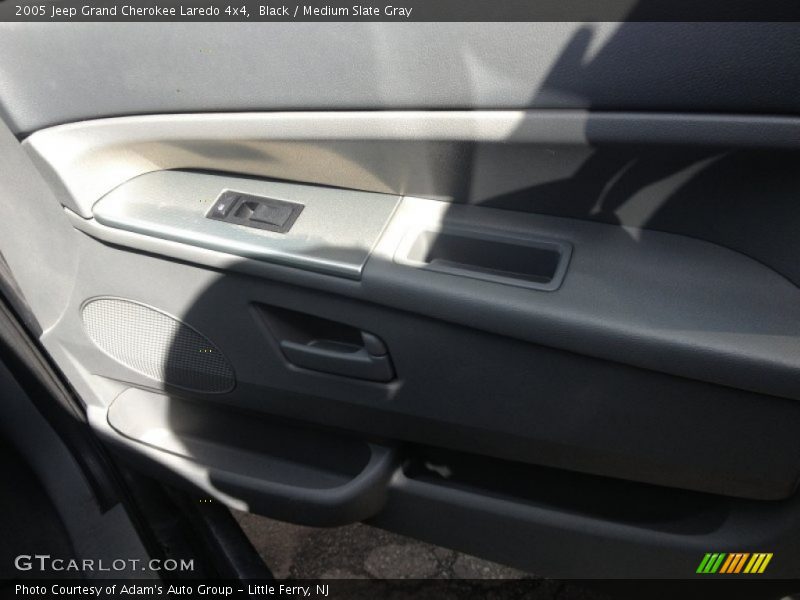 Black / Medium Slate Gray 2005 Jeep Grand Cherokee Laredo 4x4