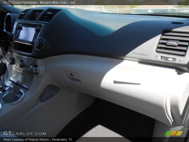 Blizzard White Pearl / Ash 2013 Toyota Highlander