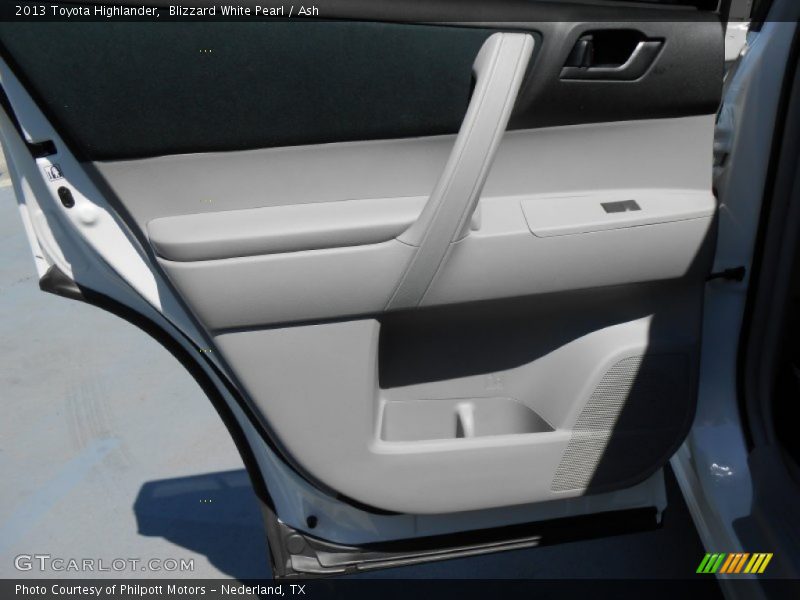 Blizzard White Pearl / Ash 2013 Toyota Highlander