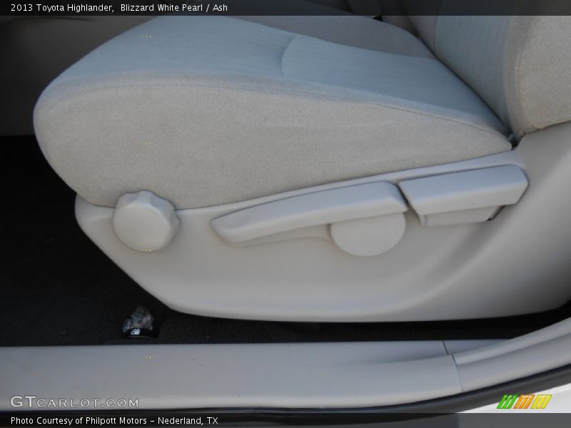 Blizzard White Pearl / Ash 2013 Toyota Highlander