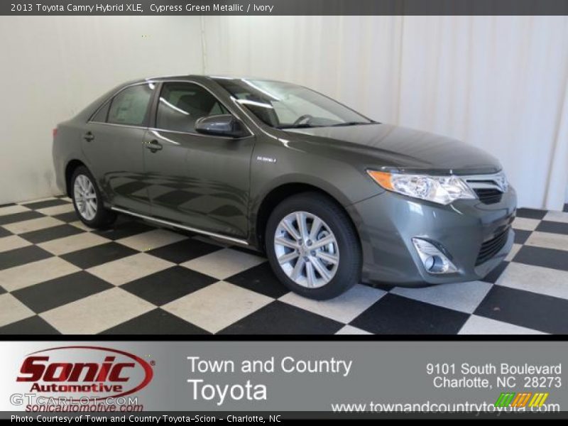 Cypress Green Metallic / Ivory 2013 Toyota Camry Hybrid XLE