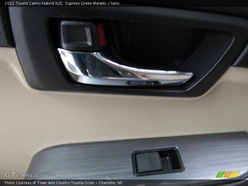 Cypress Green Metallic / Ivory 2013 Toyota Camry Hybrid XLE